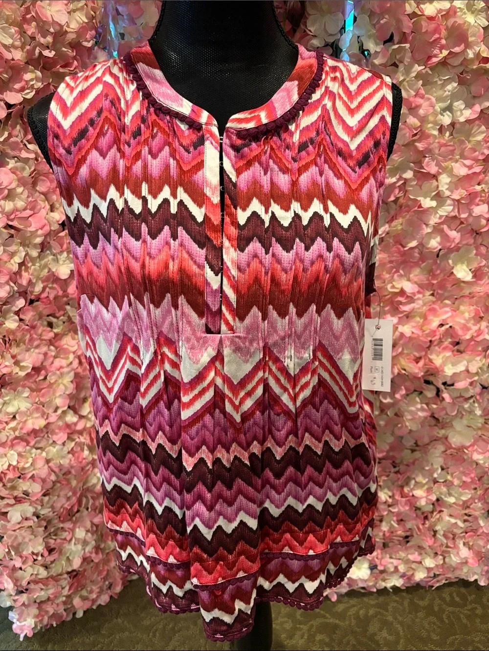 Tribal jeans, ladies sleeveless top